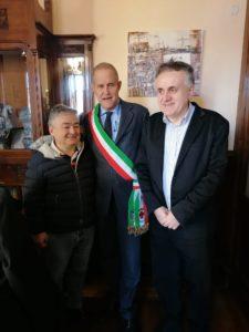 Il sindaco di Ivrea, Stefano Sertoli, con delegazione UICI Torino