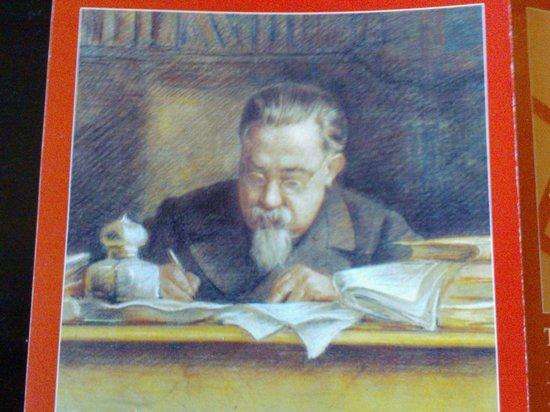 Un ritratto di Cesare Lombroso, immerso nei suoi studi